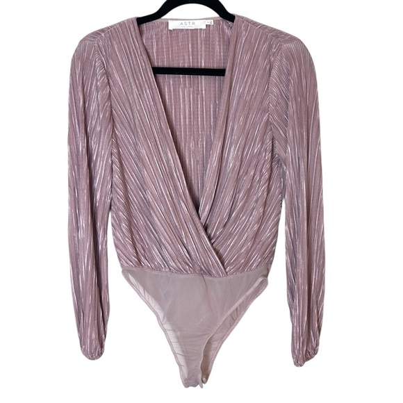 ASTR The Label Deep-V Pleated Pink Bodysuit- Size Small - Picture 3 of 11